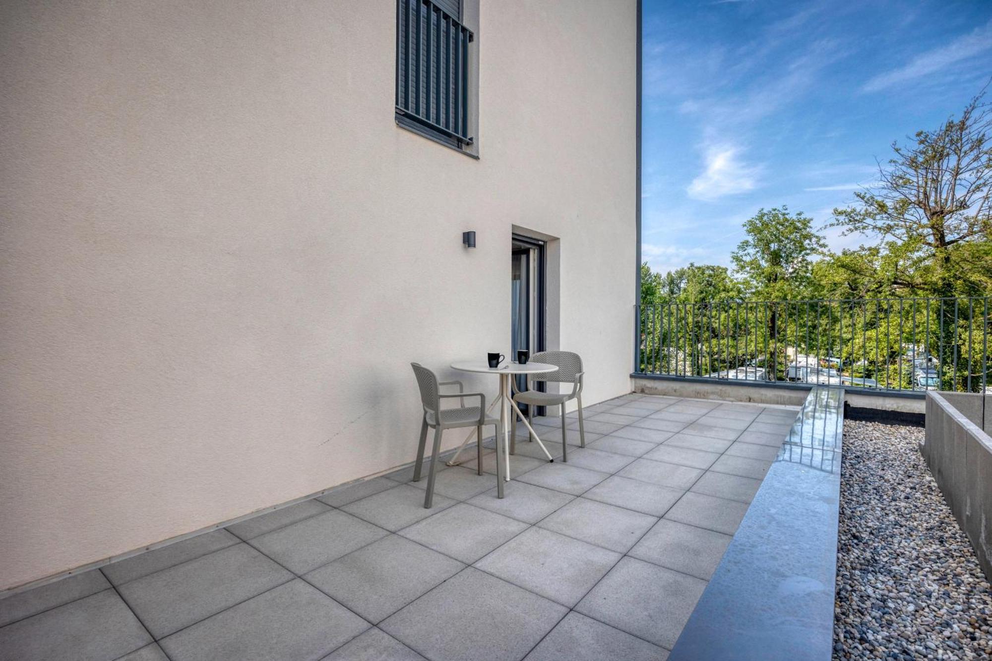 Kosy Appart'Hotels - Residence Du Lac Aix-les-Bains Exteriör bild